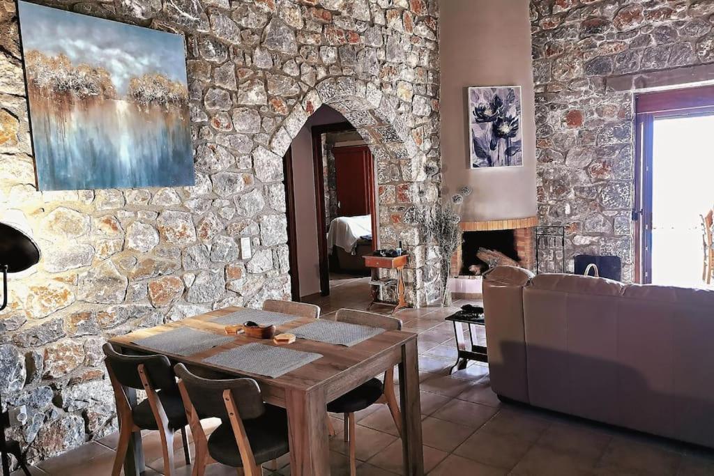 Villa Mavri Ruhige Private Pool Villa, Meerblick 아이아파라셰비 외부 사진