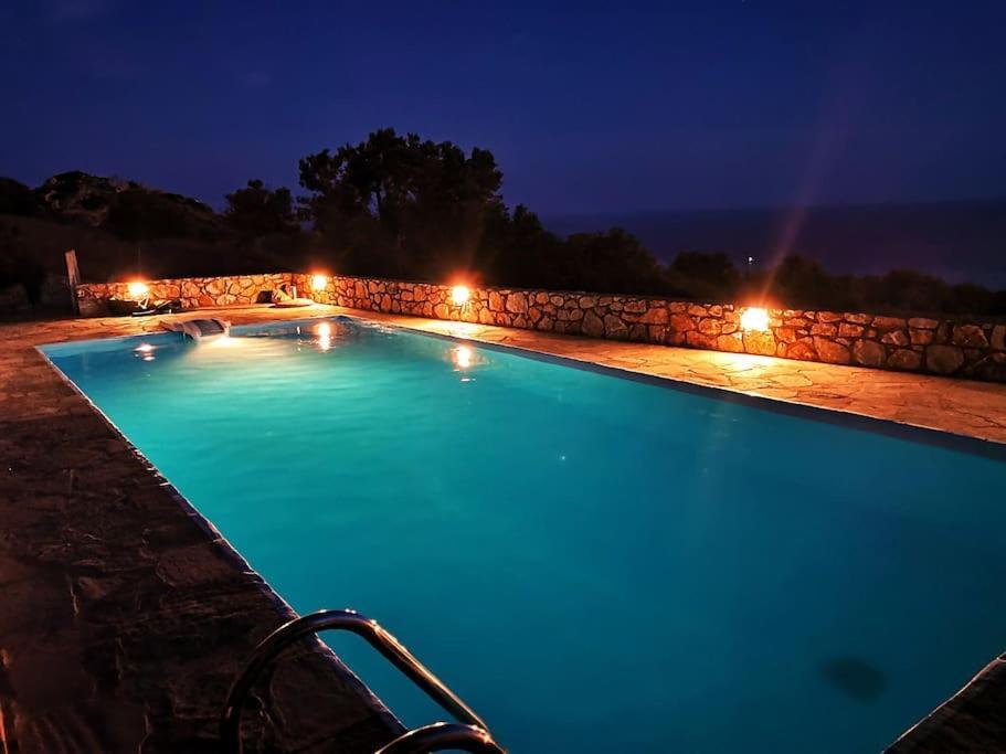 Villa Mavri Ruhige Private Pool Villa, Meerblick 아이아파라셰비 외부 사진