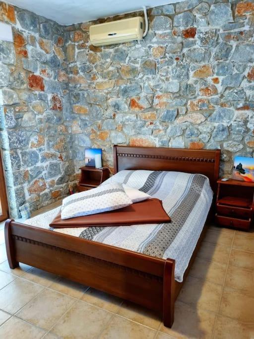 Villa Mavri Ruhige Private Pool Villa, Meerblick 아이아파라셰비 외부 사진